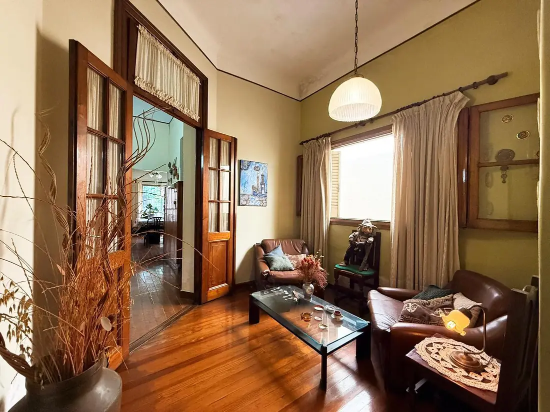 Casa con departamento independiente en Caseros, foto 3